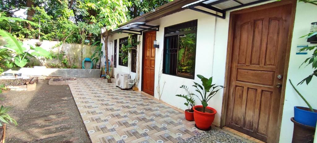 Cozy 1-bedroom house in quiet residential village. photo 4