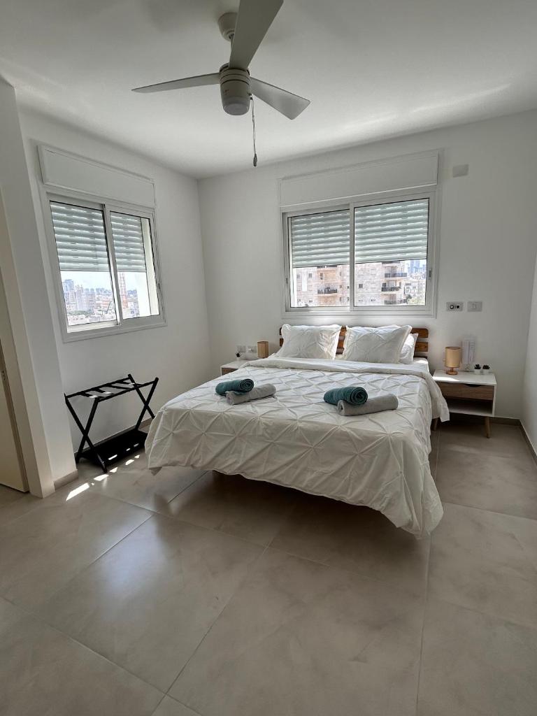 Sea Breeze Netanya Retreat by Sea N' Rent photo 3