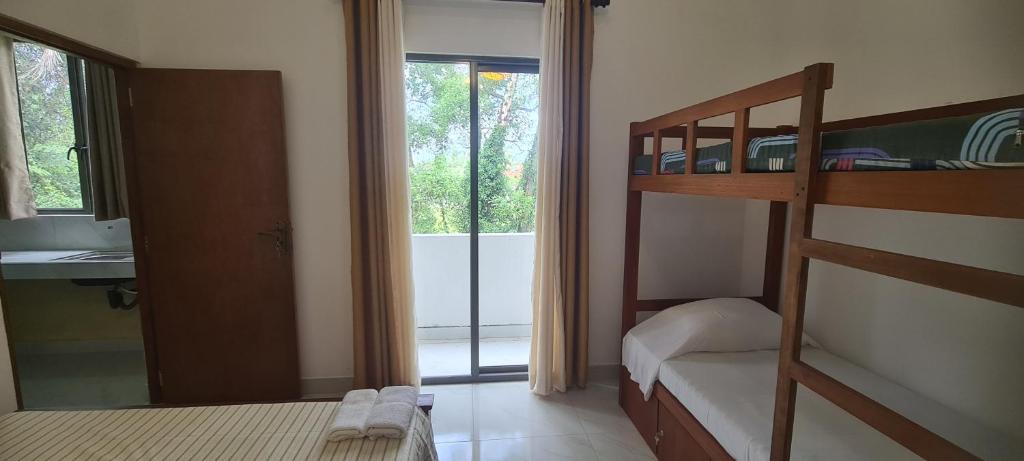 Ceylon Lodge - Airport Transit Hotel & Hostel photo 3