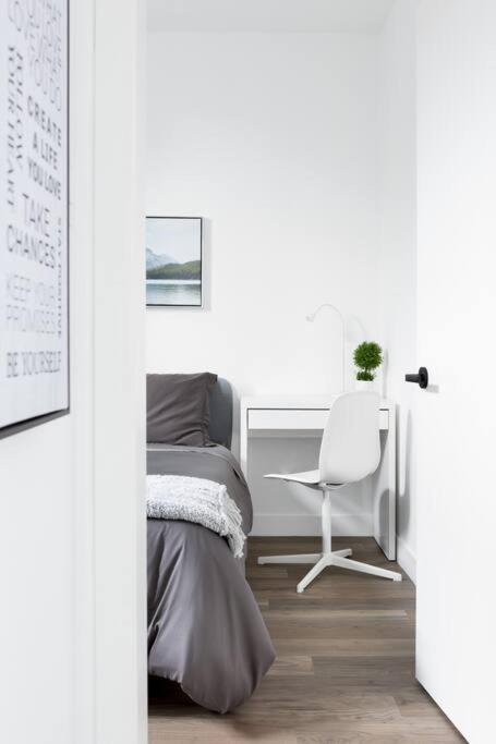 Designer 2 Bdr Garden Suite - Arbutus, Kits & UBC photo 1
