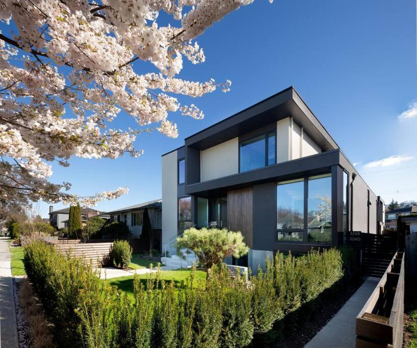 Designer 2 Bdr Garden Suite - Arbutus, Kits & UBC photo 3