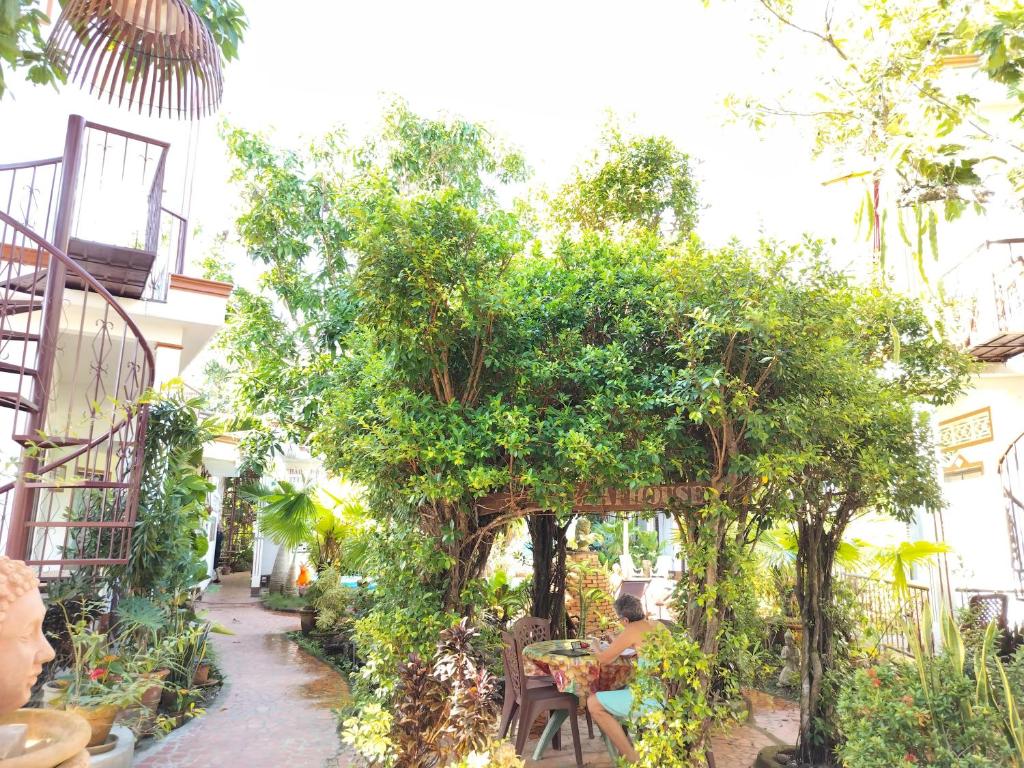 Happy Family Guesthouse