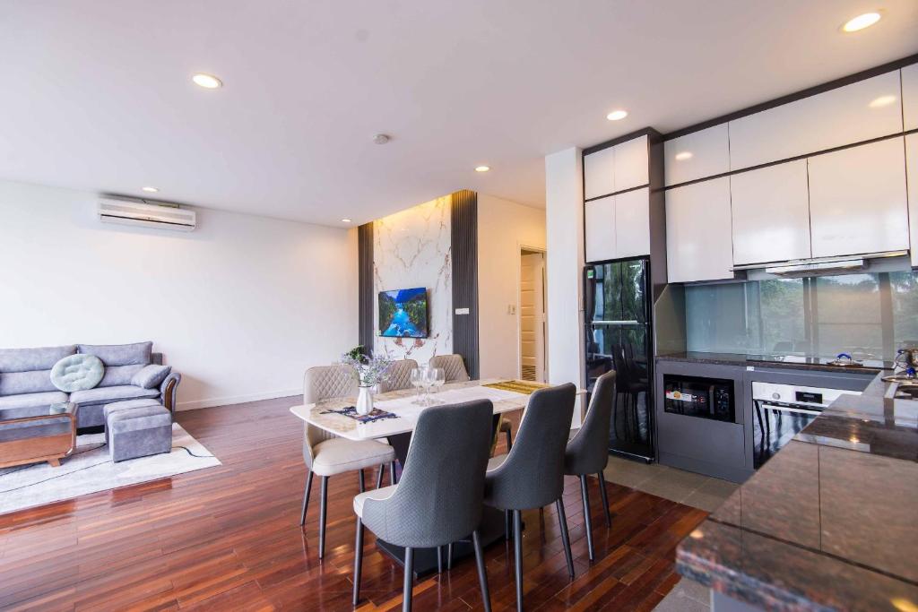 Paradise Garden West Lake