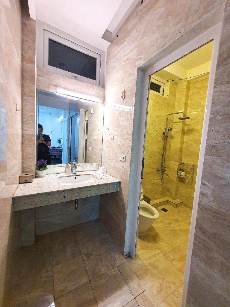 The Tournesol - Clean, Cozy and Private Home Stay - 5 mins to Hoan Kiem Lake