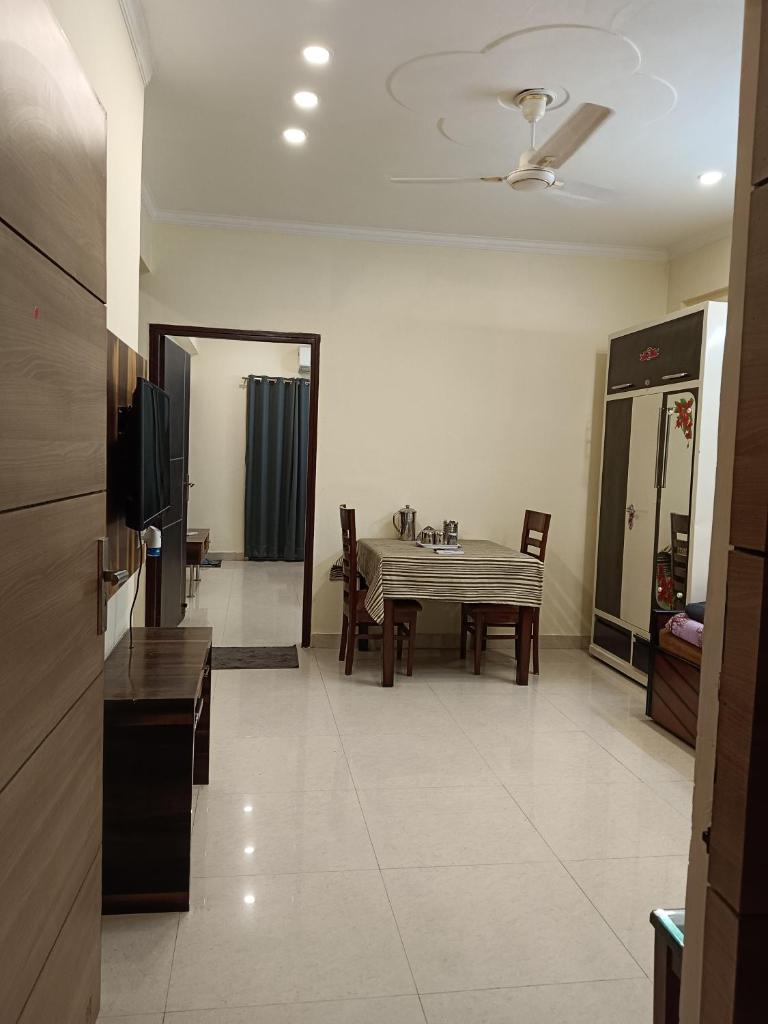 Shri Radha jayati guest house Vrindavan photo 2