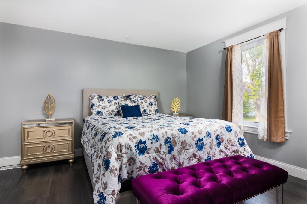 The Wheel of Fortune Duplex- 8BR Free Parking, Minutes From Falls & Casino photo 3