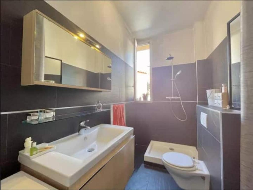 Bright Apartment photo 3