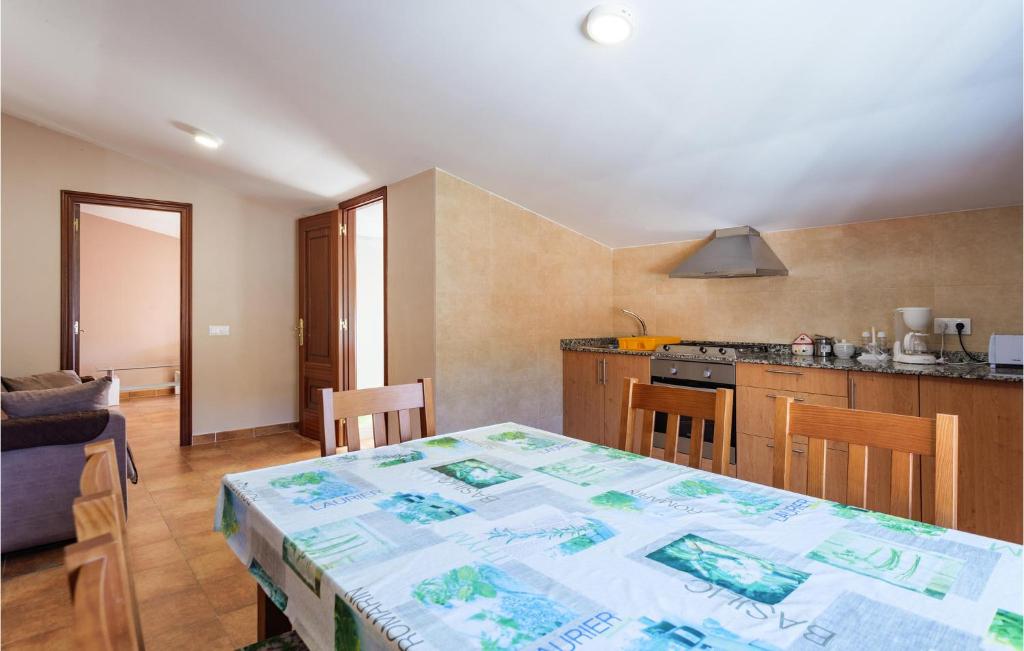 Nice Apartment In Poio With Outdoor Swimming Pool, Wifi And 2 Bedrooms photo 1
