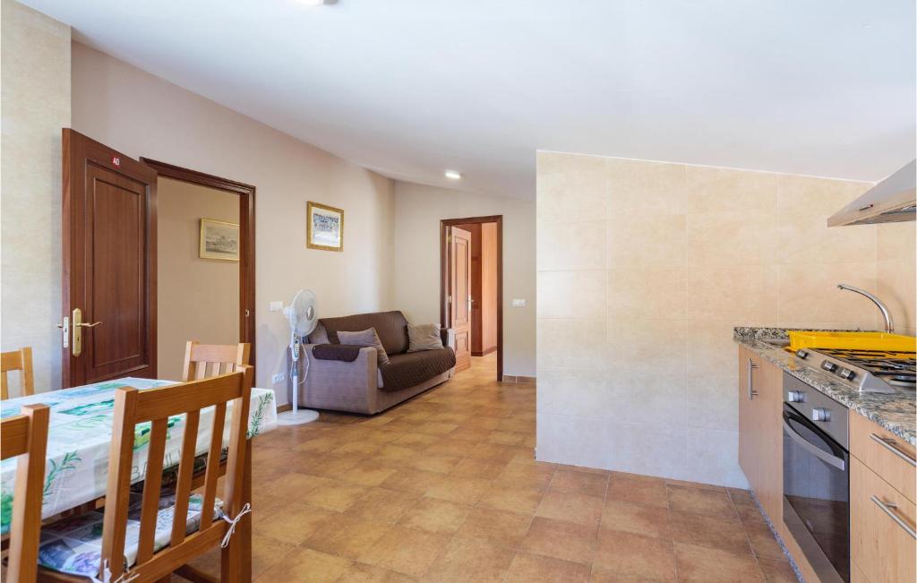 Nice Apartment In Poio With Outdoor Swimming Pool, Wifi And 2 Bedrooms photo 3