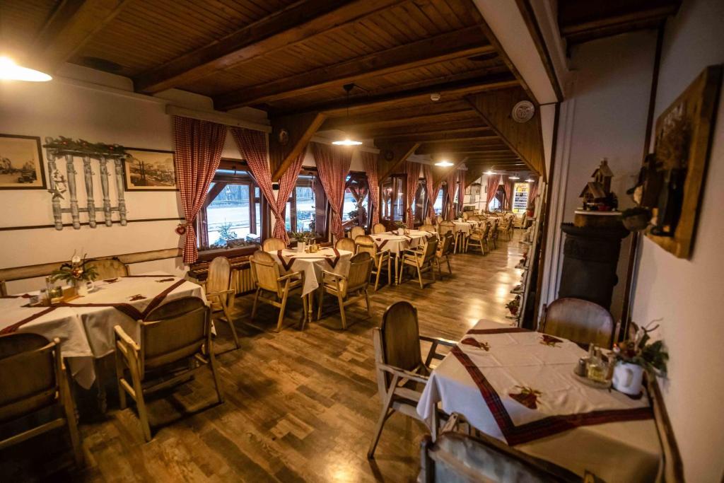 Pensiune Restaurant Lyra photo 2