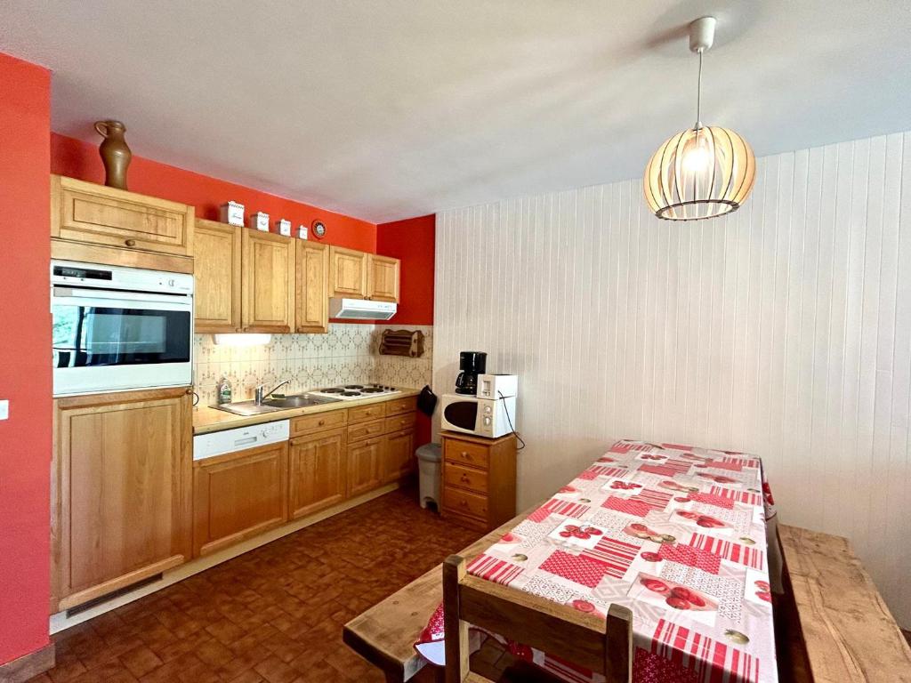 Appartement La Clusaz, 3 pièces, 8 personnes - FR-1-437-55 photo 3