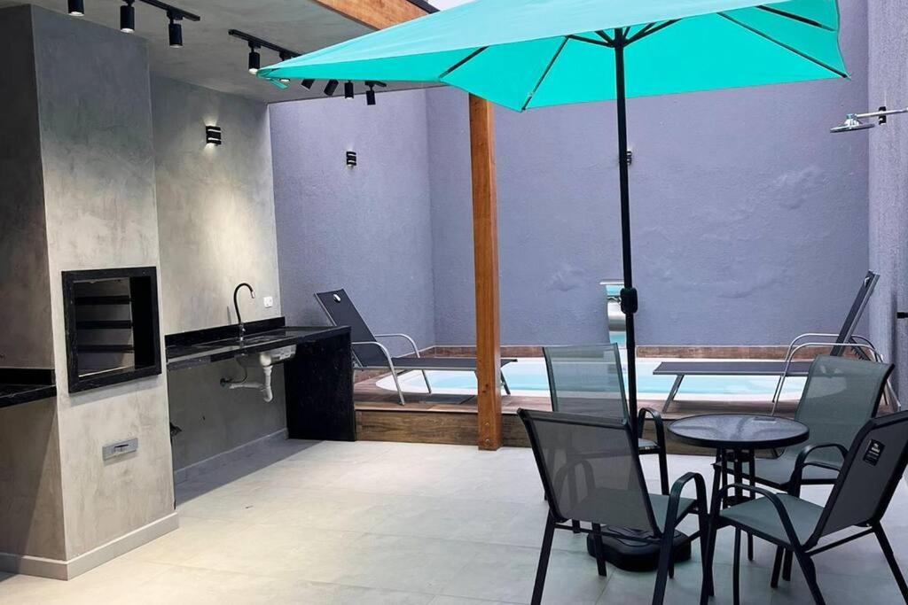 Casa com piscina completa no ABC