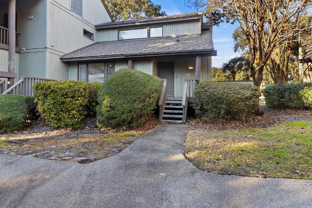 1377 Fairway Oaks photo 4