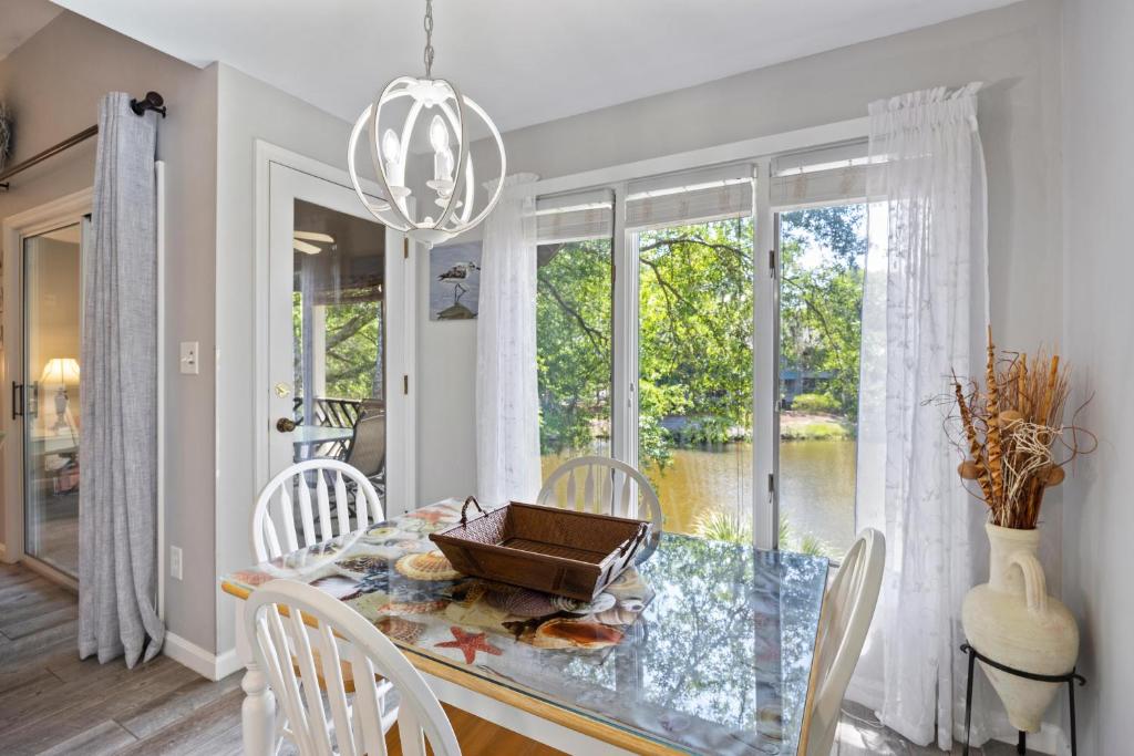 5556 Turtle Cove image