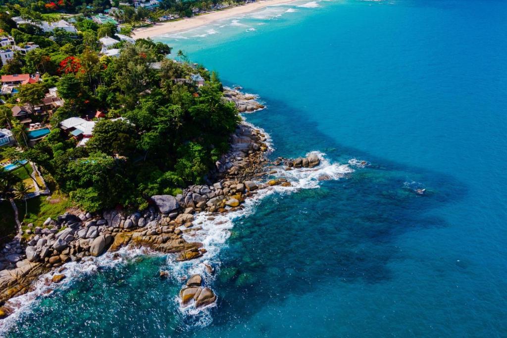 Aluna Villa - Oceanfront 4 Bedroom Villa near Kata Beach, Phuket Thailand photo 3