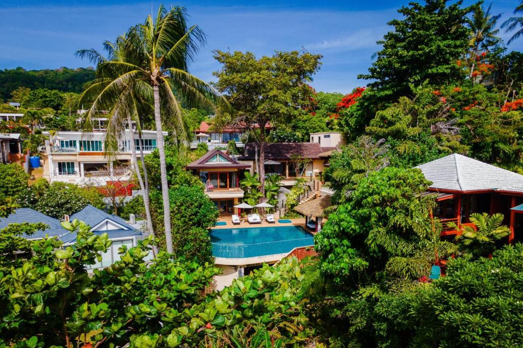 Aluna Villa - Oceanfront 4 Bedroom Villa near Kata Beach, Phuket Thailand photo 4