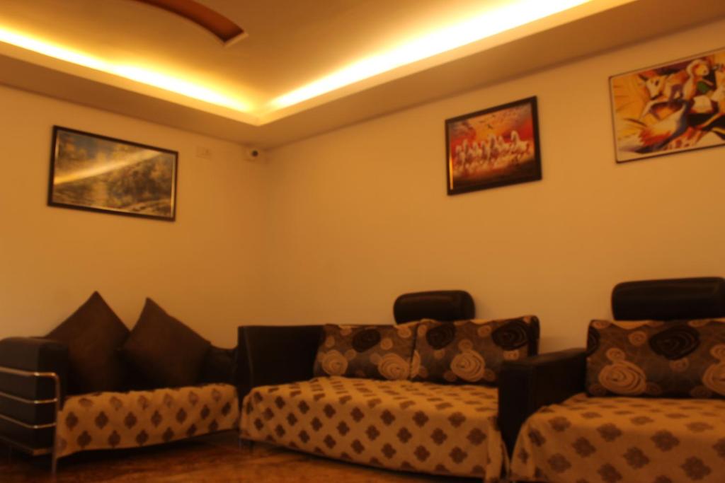 Hotel Rhishabh photo 3