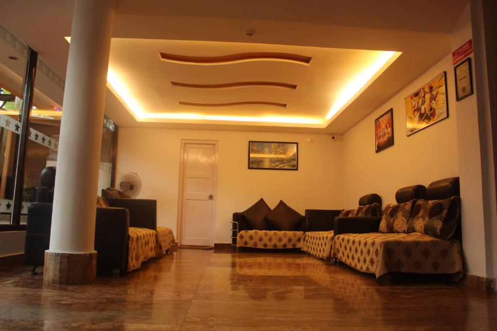 Hotel Rhishabh photo 2