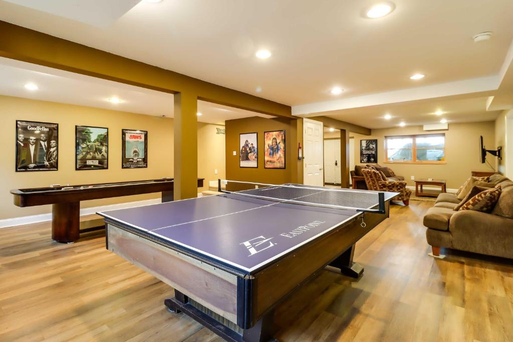 Lakefront Poconos Family Home with Community Pool! photo 1