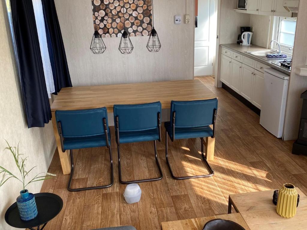 Chalet Recreatiepark Duinhoeve 1 photo 2