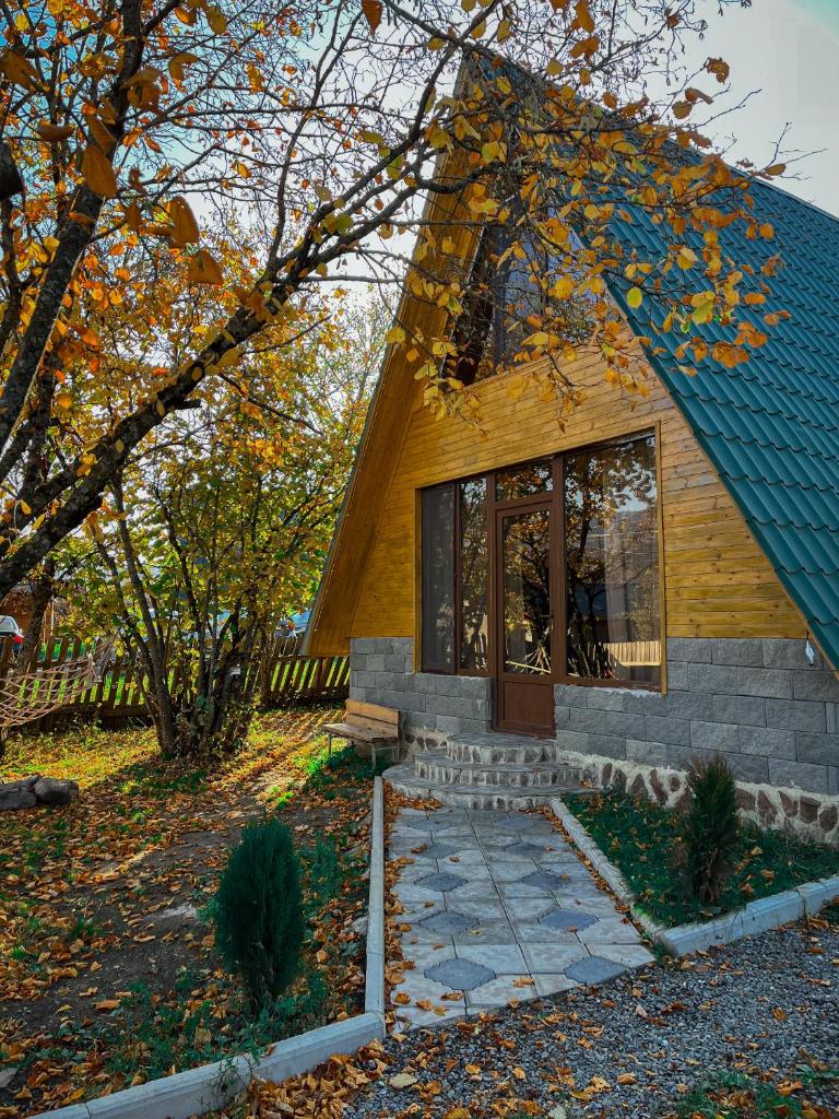 Borjomi-sadgeri''Twins''