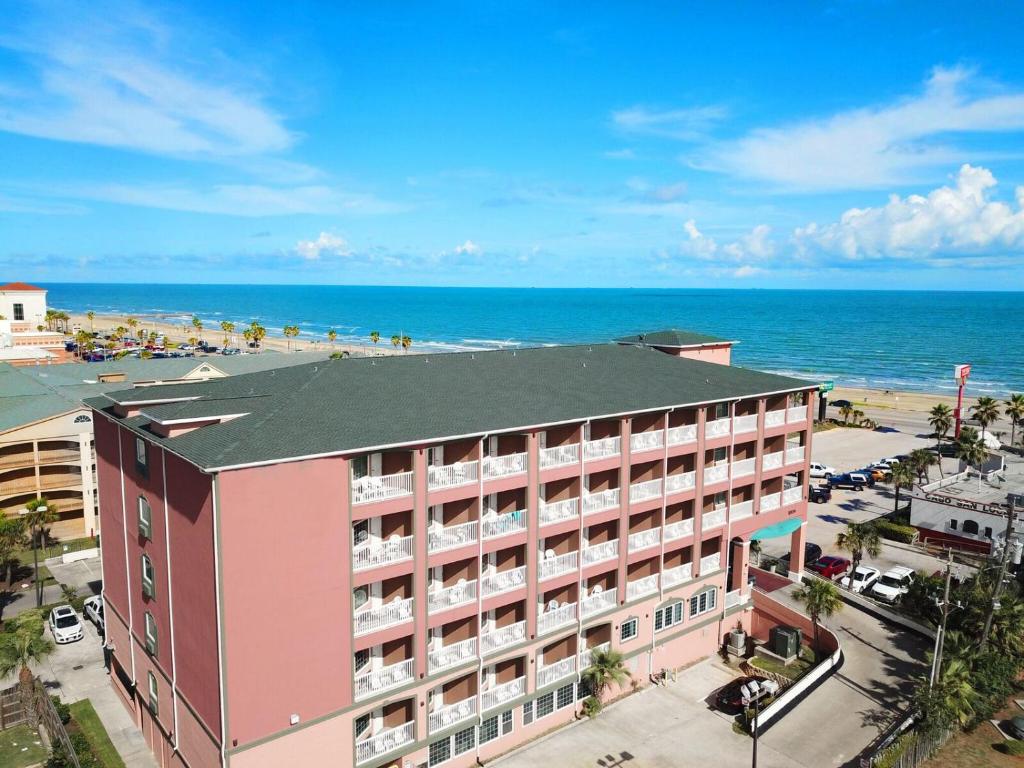 Quality Inn & Suites Galveston - Beachfront image