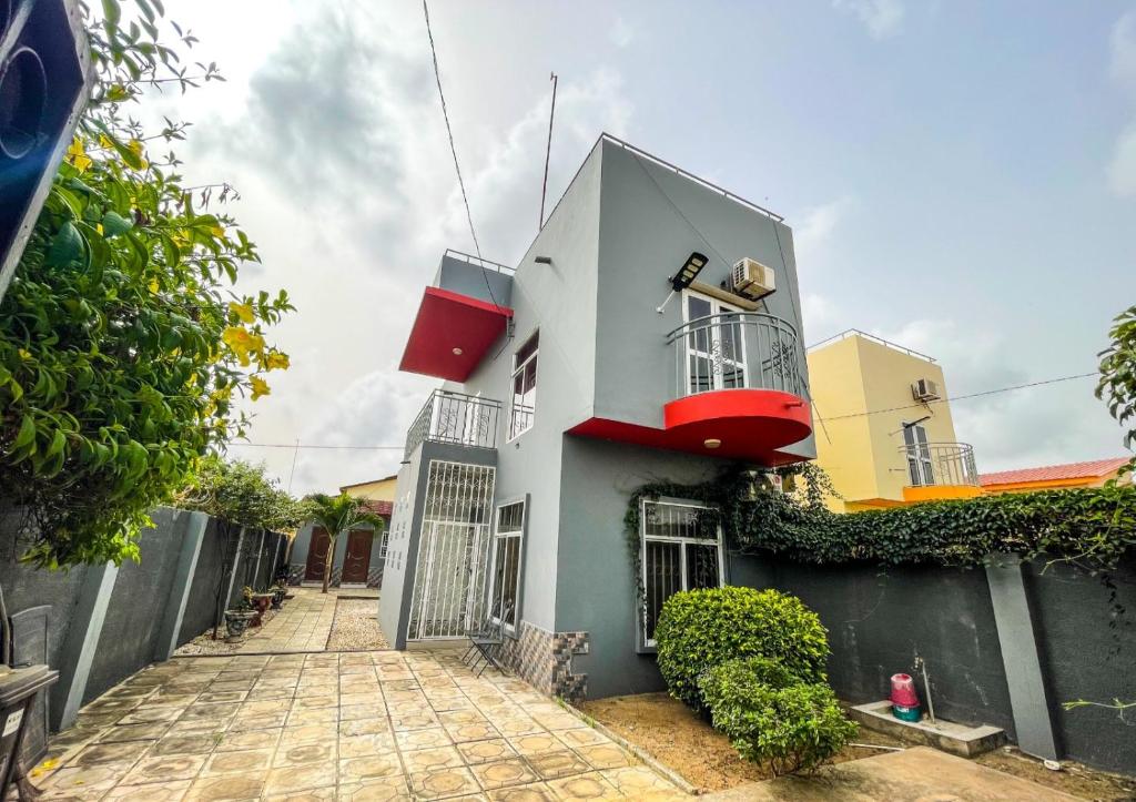 Lav's Place photo 1