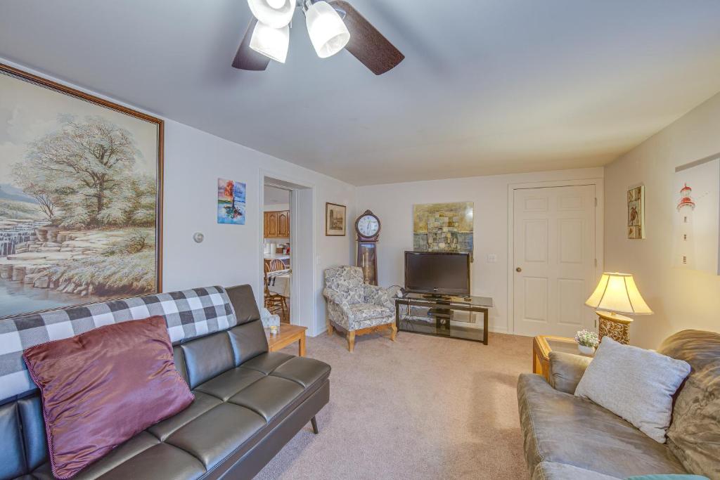 Hunters Dutch Country Paradise on 60-Acre Farm!