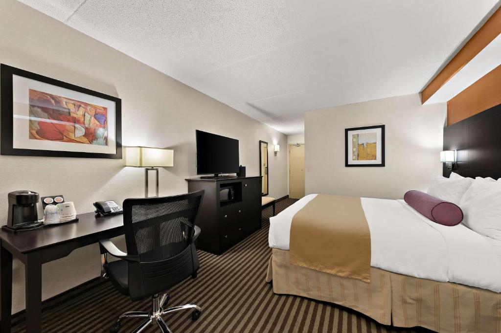 Best Western Plus Toronto North York Hotel & Suites Room Type - King Room - Disability Access