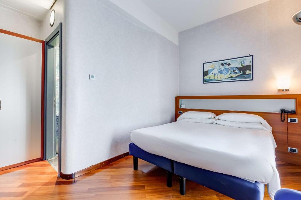 Best Western Hotel Plaza photo 1