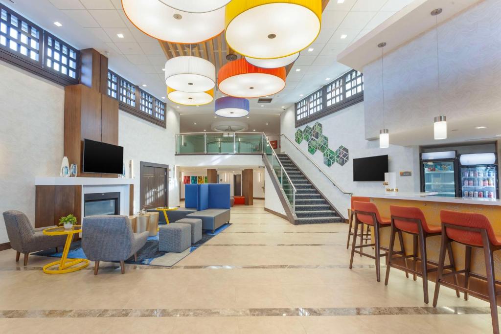 GLō Best Western Mississauga Corporate Centre photo 1
