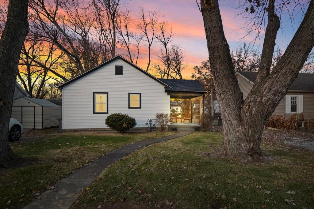 Urban Oasis centrally located near downtown! photo 2