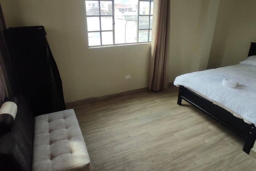 2 Cuarto independiente en Ambato photo 4