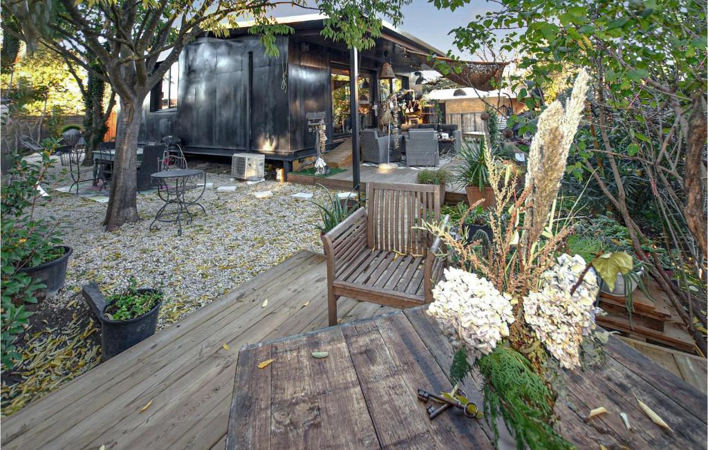 Nice Home In Robion With House A Panoramic View photo 3