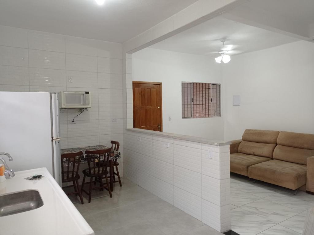 Casa ampla com churrasqueira