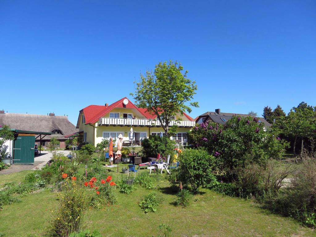viel Natur und idyllische Umgebung - Ferienhaus Honigtopf Häuschen Kormorannnest photo 1