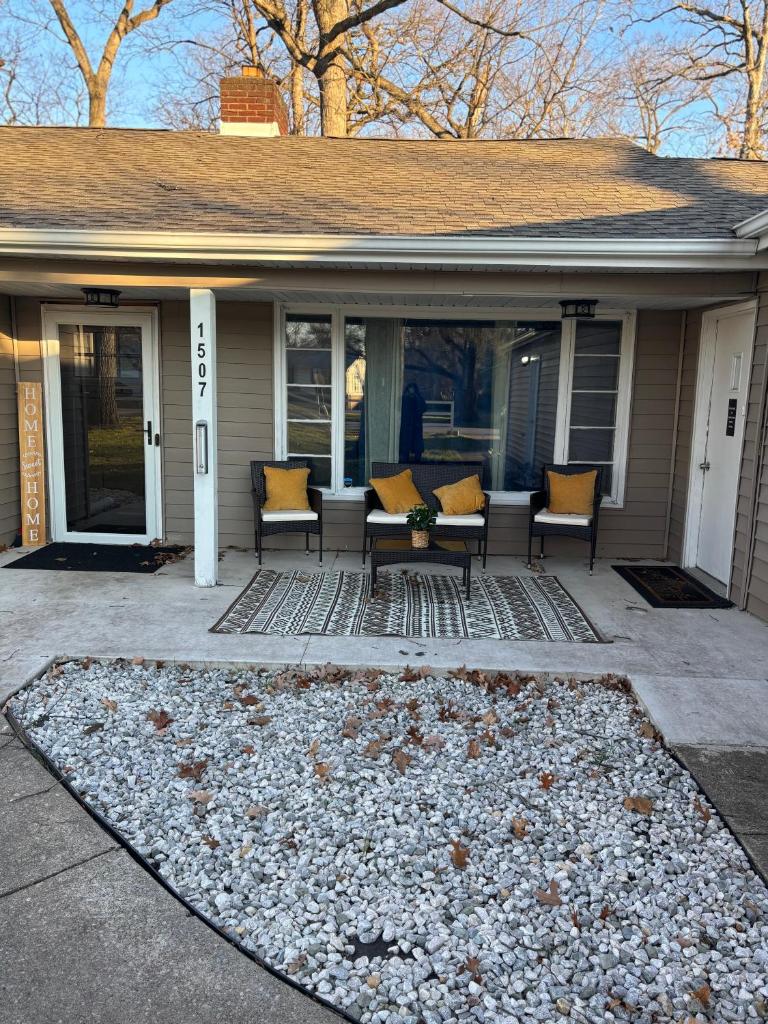 Luxury Home near Notre Dame with Arcade Room photo 2