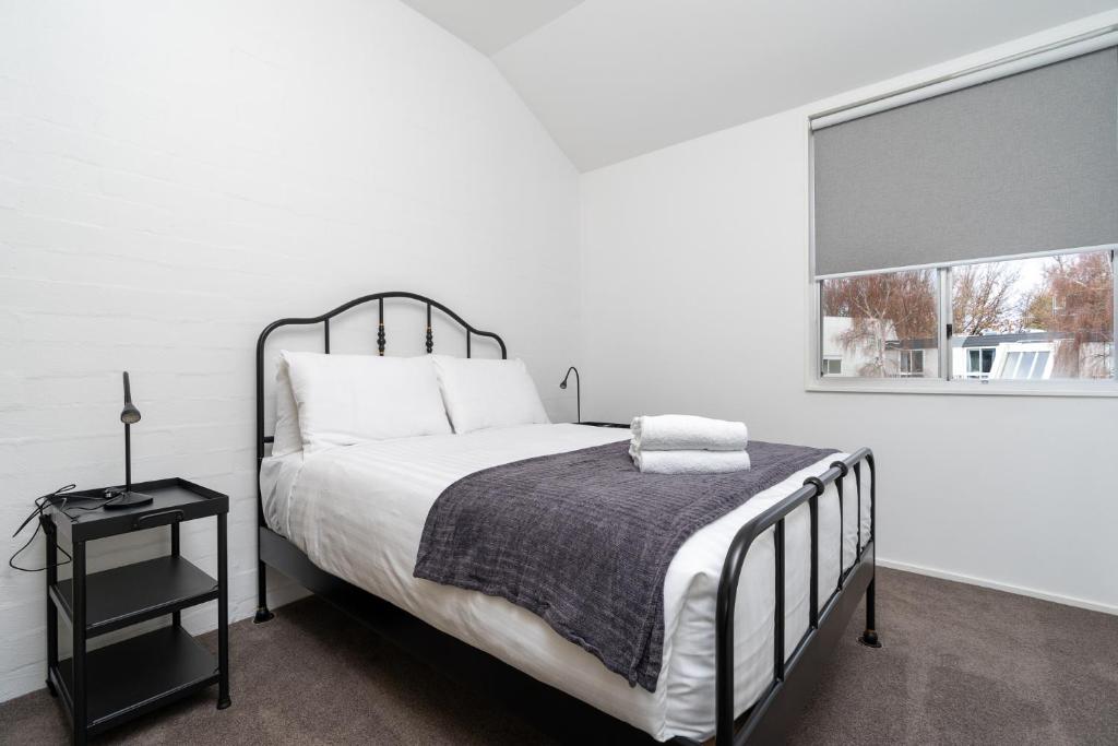 3BR Loft Apt 1min to Kingston Foreshore photo 2
