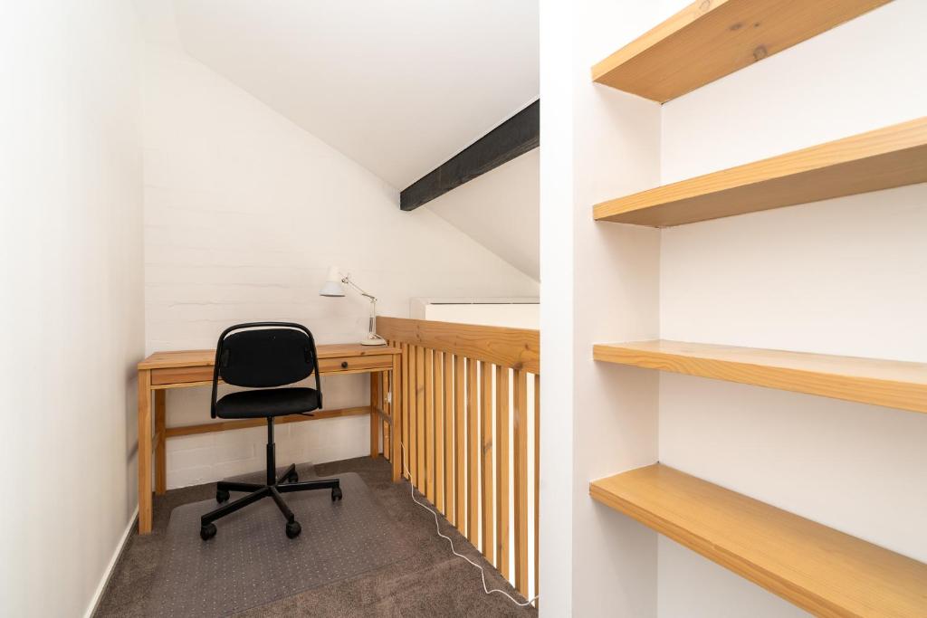 3BR Loft Apt 1min to Kingston Foreshore photo 1