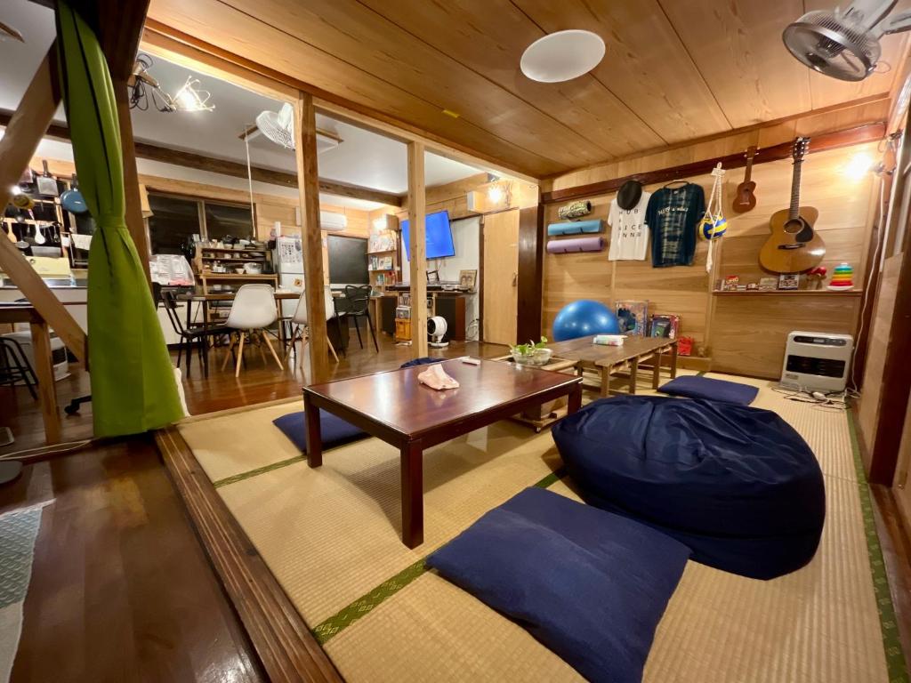 奄美ゲストハウス HUB a nice INN photo 2