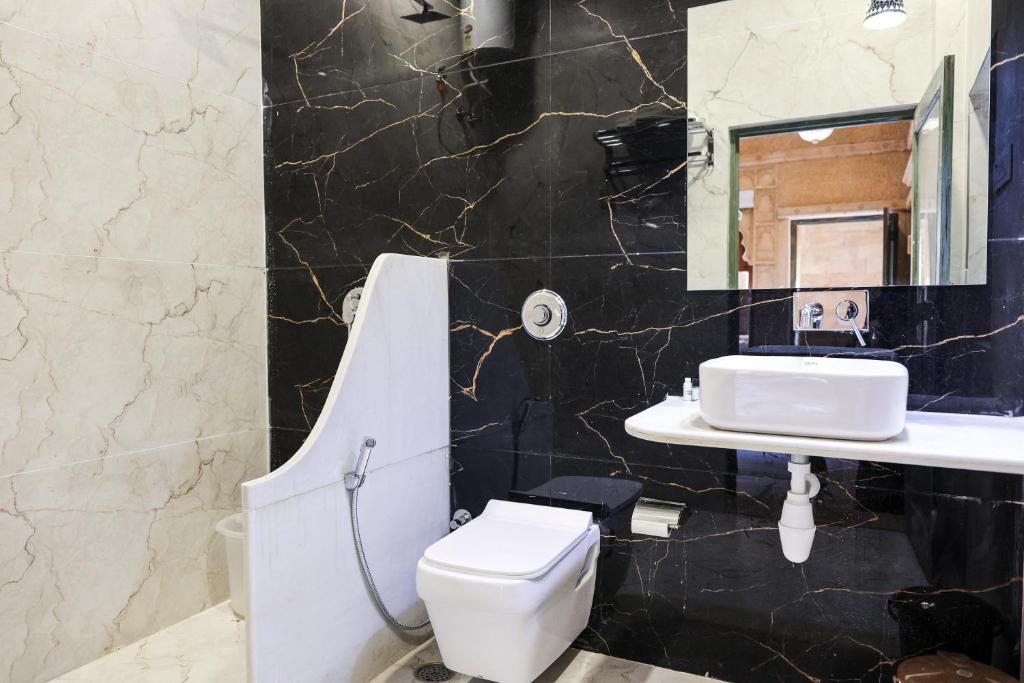 Garh Meera - A Sensational Boutique Hotel photo 4