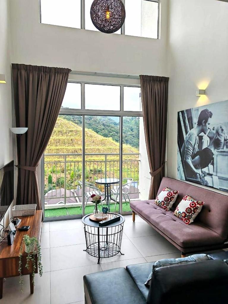W3WarmStay@GoldenHills/3RPenthouse/WiFi/PasarMalam/2carpark photo 1