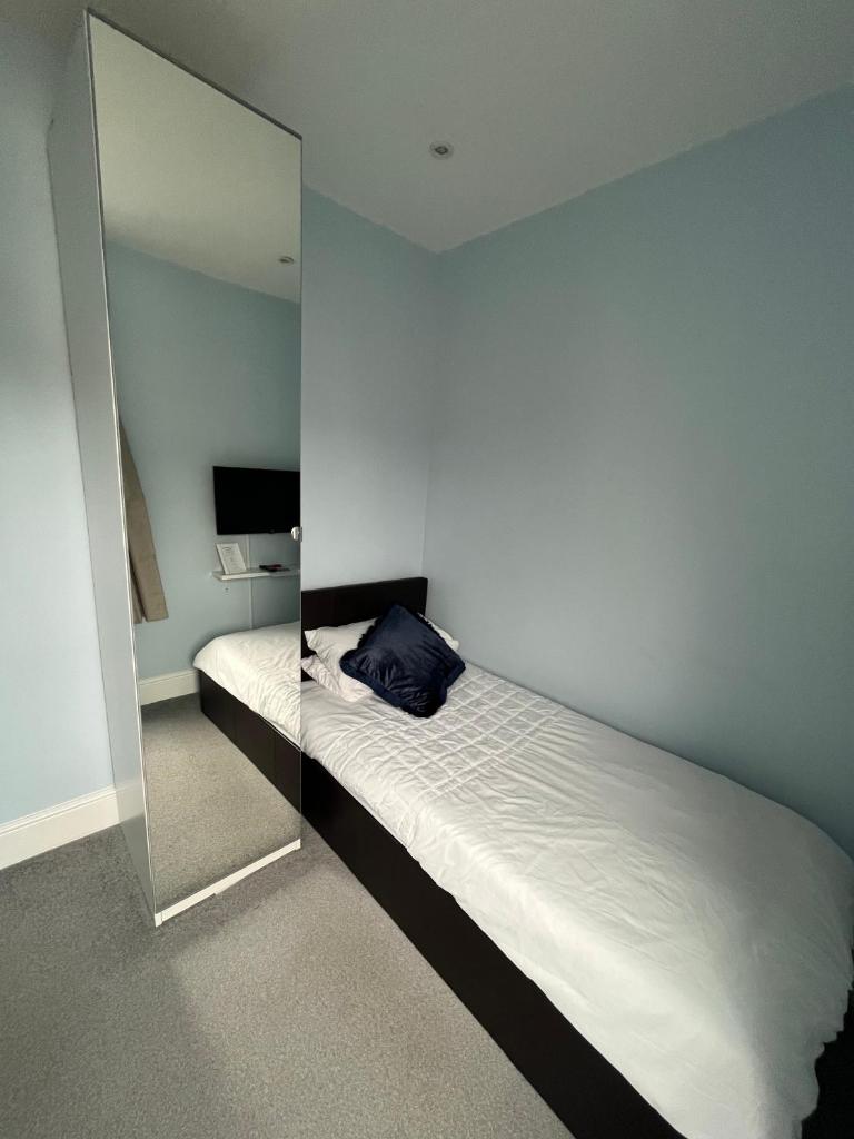 Modern En-Suite Rooms Town Centre Self-Check In photo 1