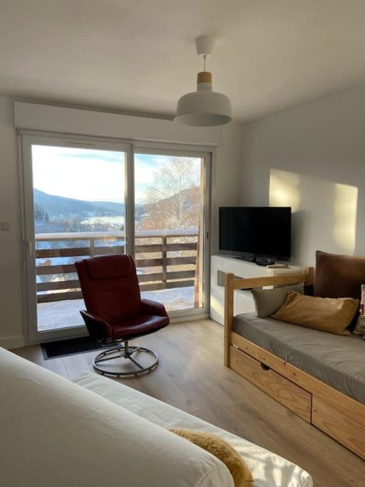 F3 rénové-balcon-belle vue lac photo 2