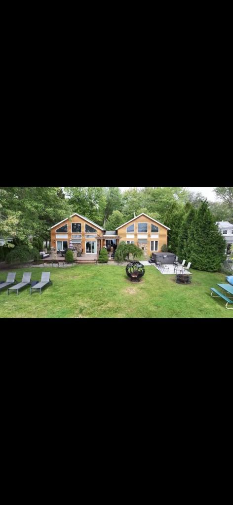 Luxury Lakehouse on Oneida Lake image