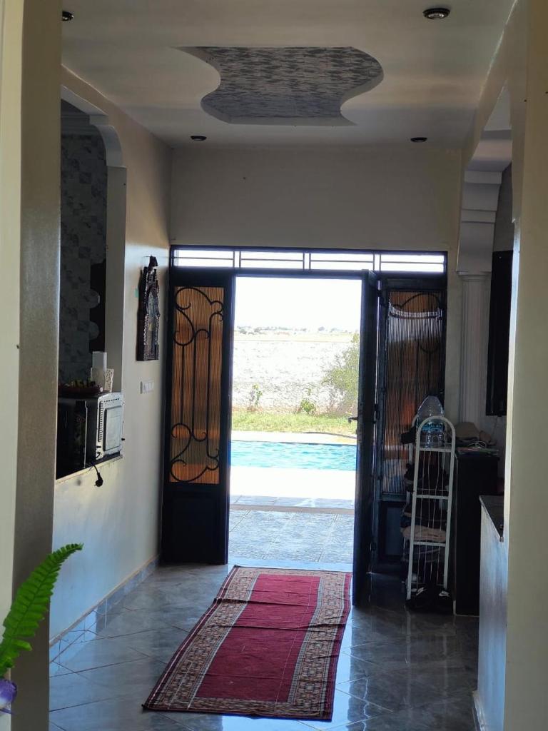 Villa avec piscine à louer aux environs de Birjdid 46km km de Casablanca route d'El Jadida photo 1