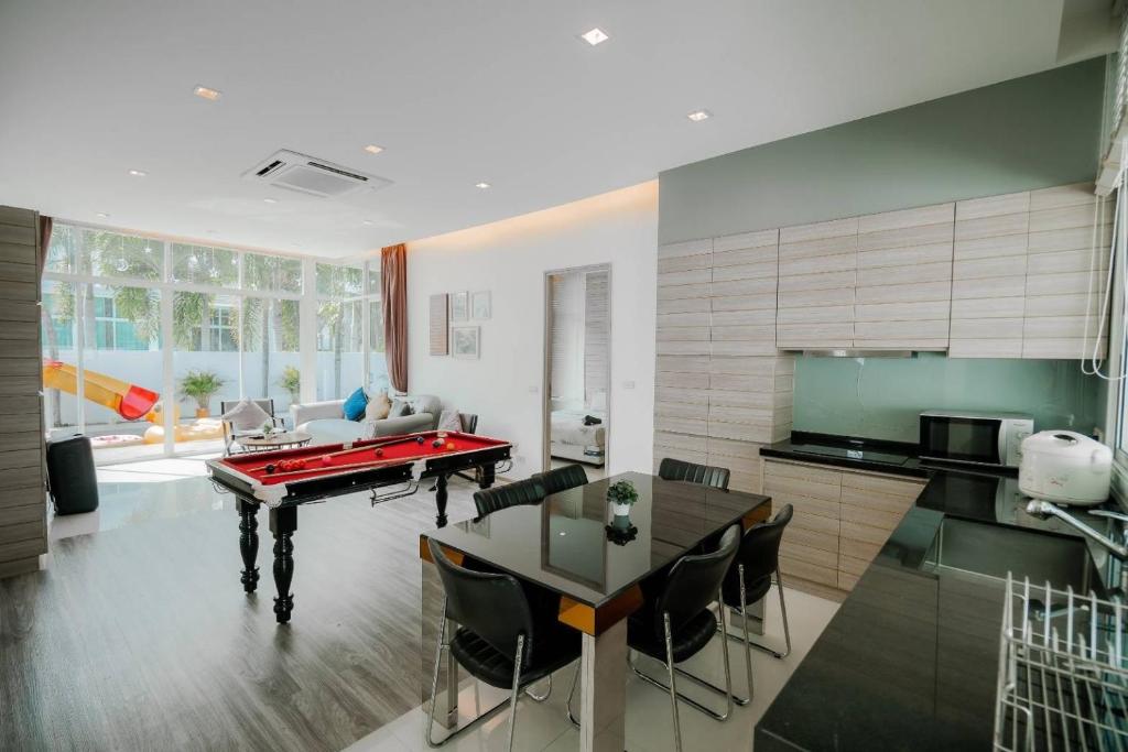 City Beach Cha-am Pool Villa photo 3