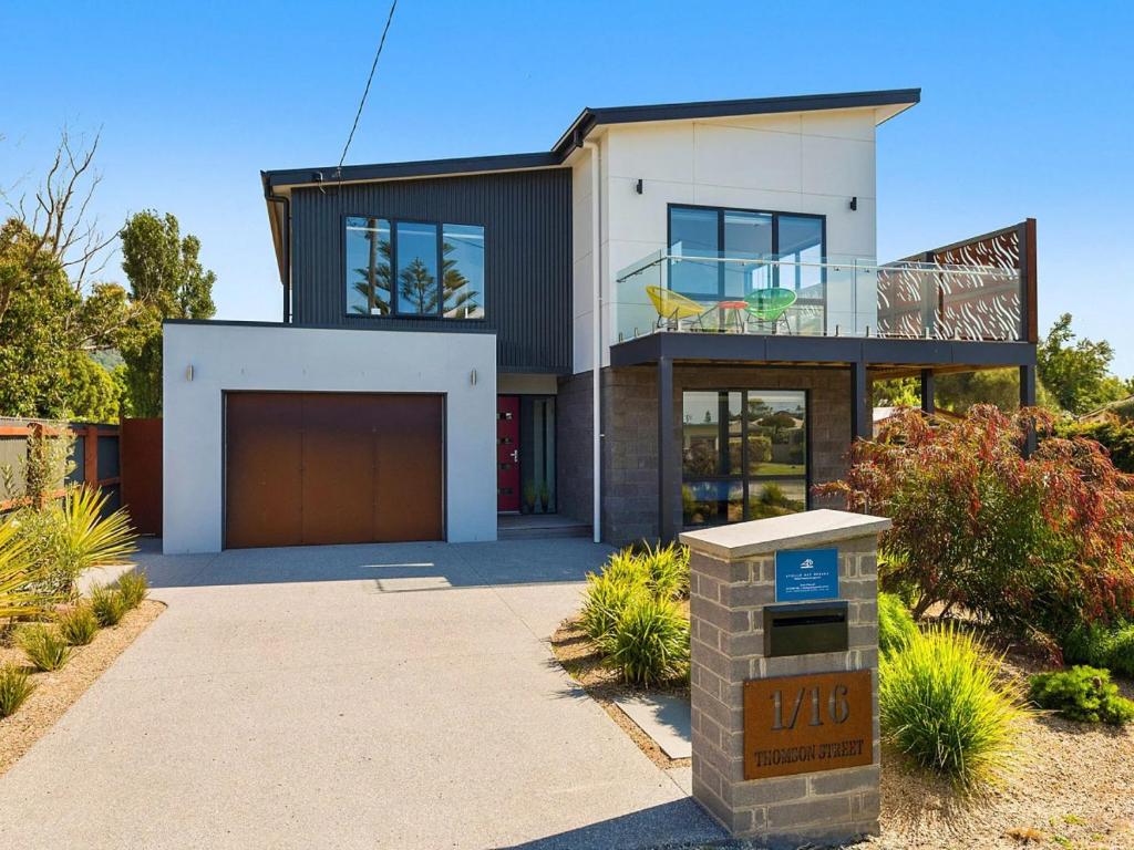 Soho Beach House - Apollo Bay photo 2