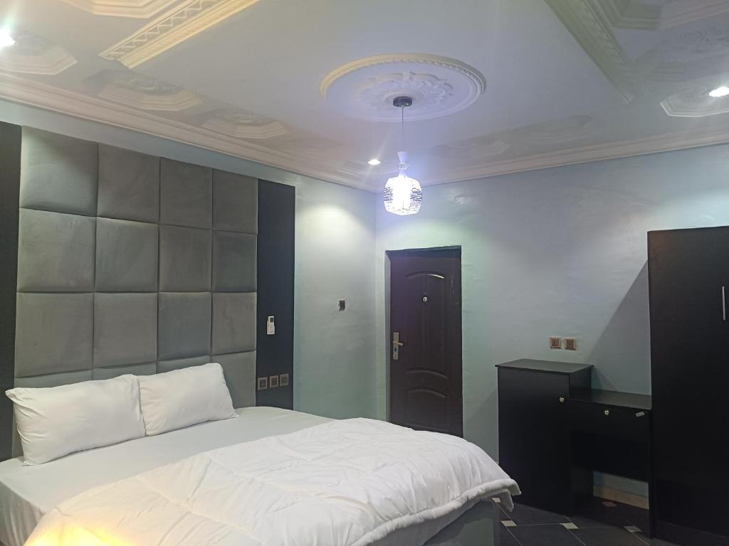 Home to home luxury apartments and suites photo 1