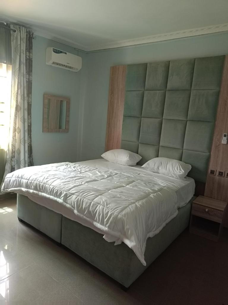 Home to home luxury apartments and suites photo 4
